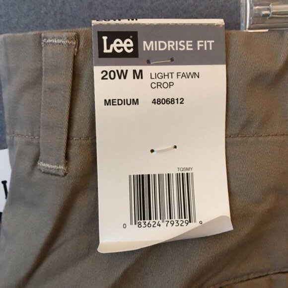 NWT Lee Relaxed Fit cropped pants - khaki colored - 20W - brand new - Picture 8 of 10